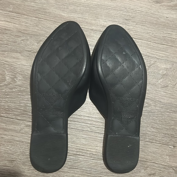 Black slip on shoes - Picture 3 of 4